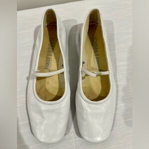Vintage pair of white Sam & Libby Mary Jane flats white